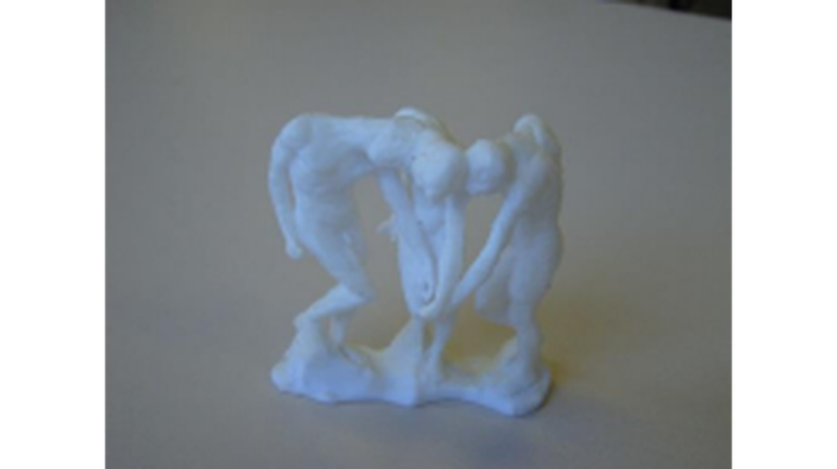 Réplica da obra Três Sombras de Auguste Rodin